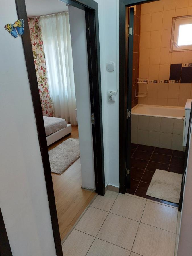 Apartament Central Renovat 3 Camere Bucarest Exterior foto